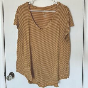 AEO favorite t-shirt